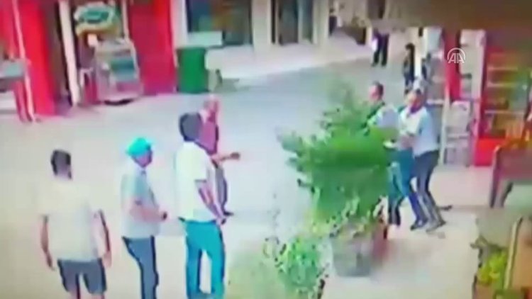 Bursa'da berberler bıçak ve sopayla böyle kavga etti