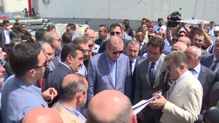 Cumhurbaşkanı Erdoğan, Sarp sınır kapısında incelemelerde bulundu