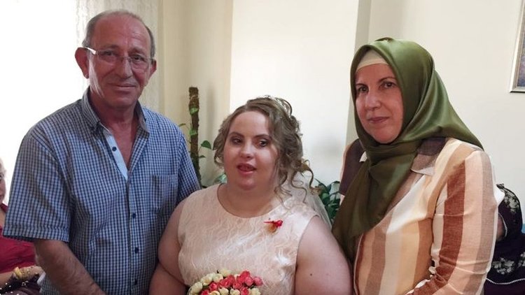 Cansu için damatsız düğün