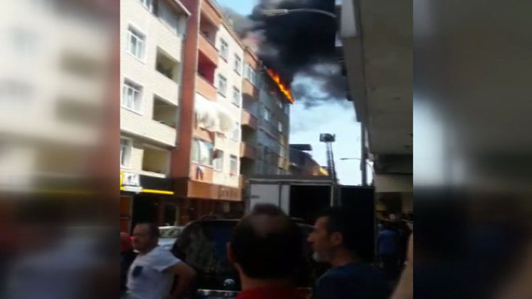 7 katlı binada yangın çıktı