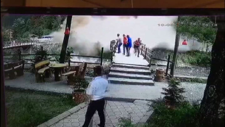 Can havliyle kaçıştılar