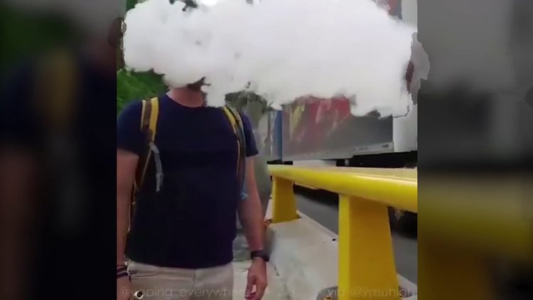 Otoyol kenarında ilginç buhar deneyi