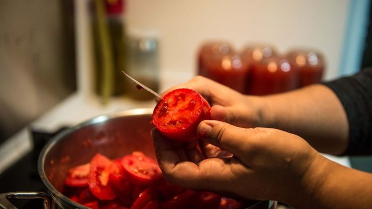 Domates konservesi nasıl yapılır?