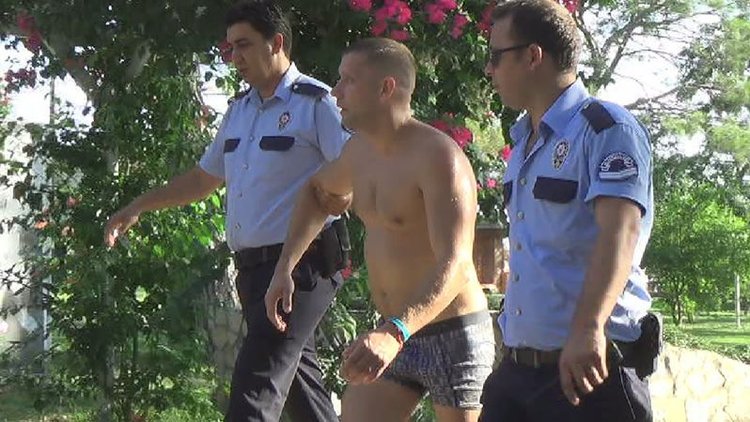 Rus turist tekneyi kaçırırken yakalandı