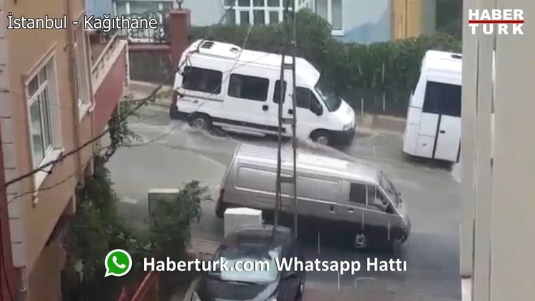 İstanbul şiddetli yağmura teslim oldu