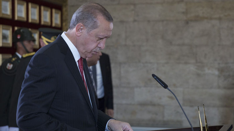 Anıtkabir'de konuştu