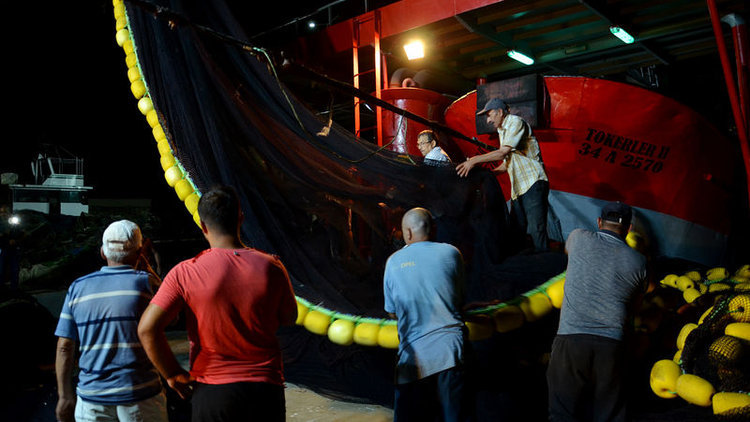 İstanbullu balıkçılar 'vira bismillah' dedi