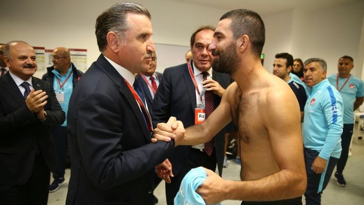 Spor Bakanı: "Türkler bitti demeden hiçbir şey bitmez"