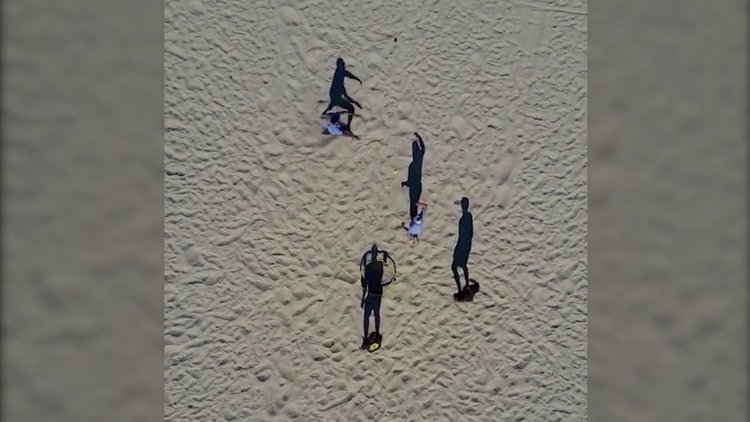 Plajdaki gölgelerin oyunu