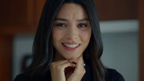 Elif hamile olmadığını öğreniyor!