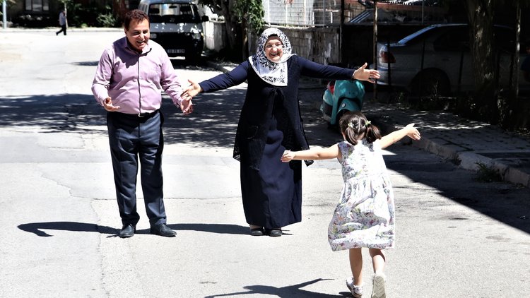 Acılı çiftin evliliğini down sendromlu Gizem kurtardı 