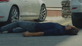 Bulut'a araba çarpıyor!