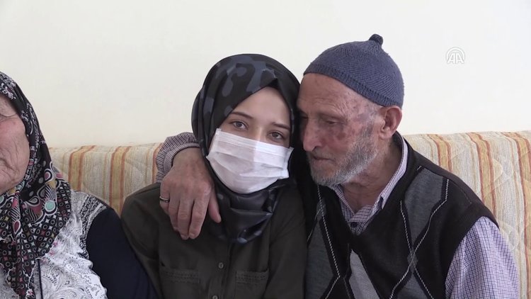 Mustafa dede 85 yaşında torununa böbreğini verdi