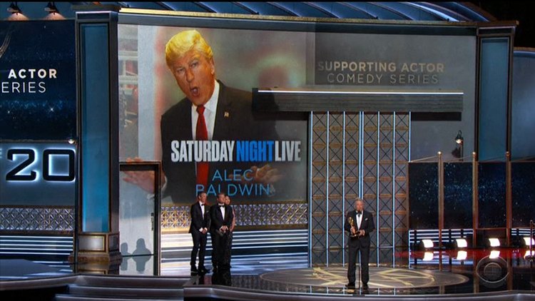 Trump taklidi ödül getirdi