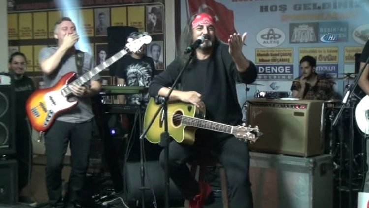 Pop sanatçısı Çelik'i bazı hayranları "Serdar Ortaç" sandı