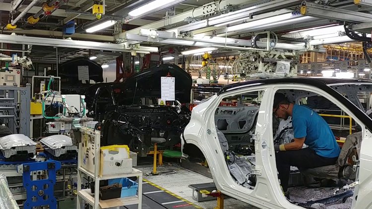 Haberturk.com Teknoloji ekibi Toyota otomobil fabrikasını görüntüledi