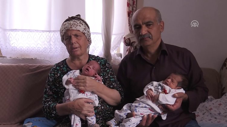 Uşak'ta 55 yaşındaki çiftin ikiz mutluluğu