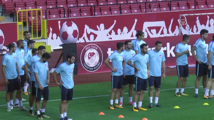 A Milli Futbol Takımı aday kadrosu açıklandı