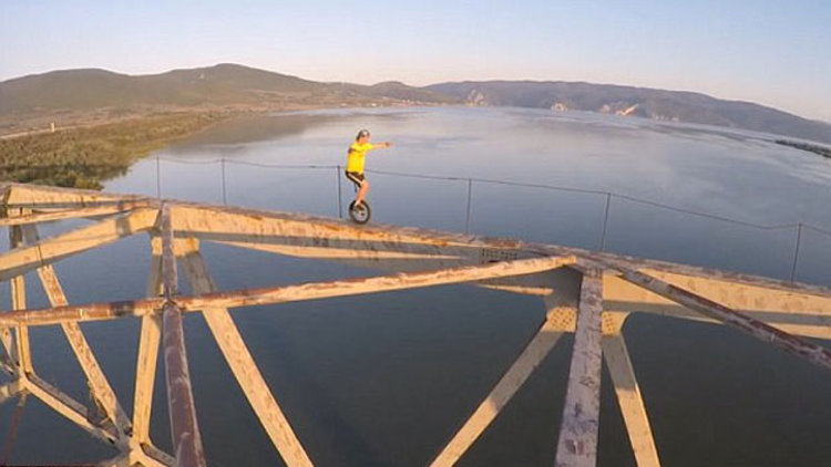 Maceracı çift yürekleri hoplattı