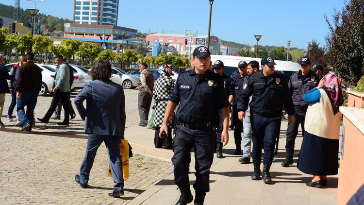 Kocası tarafından silahla öldürüldü