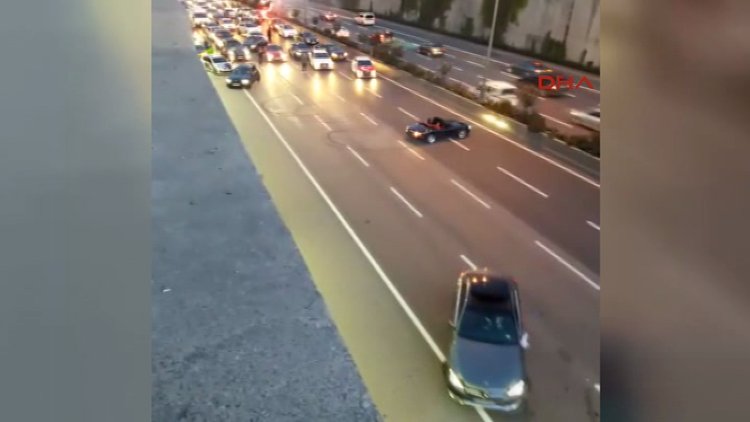 Düğün konvoyundaki araçlar trafiği birbirine kilitledi