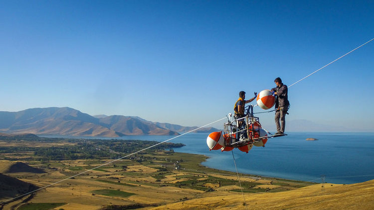 Yüksek gerilim hattında ekmek mücadelesi