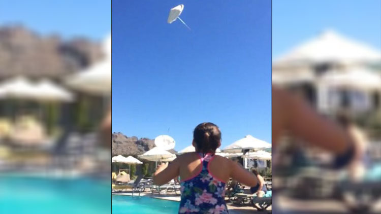 Rüzgar, metrelerce yukarı fırlattı