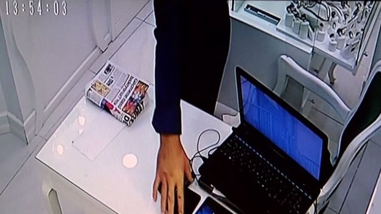 Cep telefonunu böyle çaldı