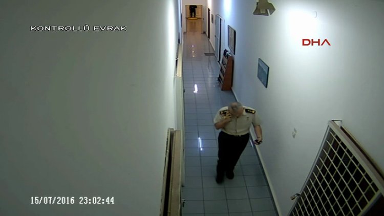 Hulusi Akar ve Yaşar Güler'in tutulduğu koridordan ilk görüntüler