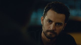 Hidayet'in yıllar önce işlediği suç Cino'nun aklını karıştırır. Cino babasının masum olabileceğinden şüphelenir.