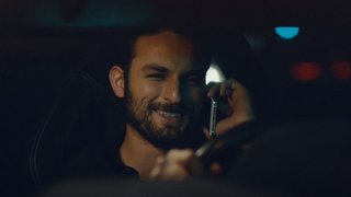 Cino gece klübünden çaldığı arabayla Seliha'yı gitmek isteği yere götürüyor.