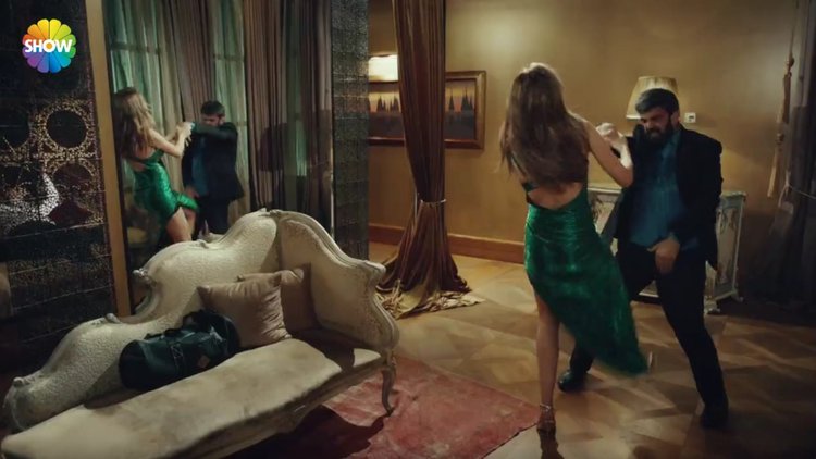 Seliha'nın dövüş sahnesi nefes kesti!