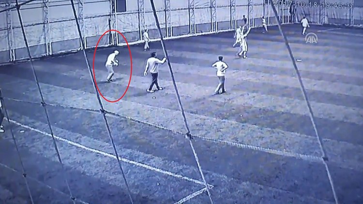 Ölüm halı sahada geldi!