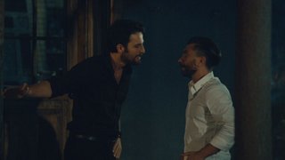 Cino, babasının aslında masum biri olduğunu öğreniyor.