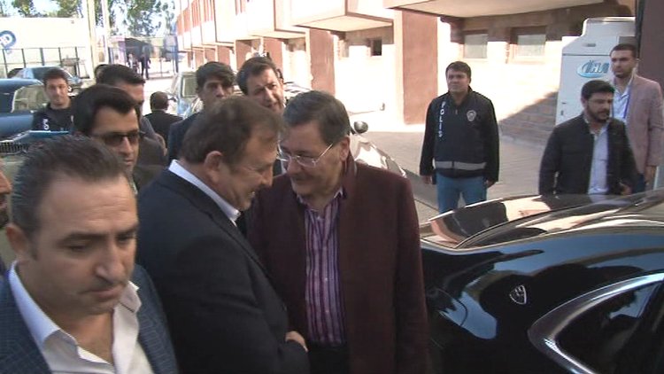 Melih Gökçek, soruları yanıtsız bıraktı