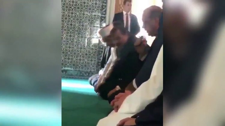Cumhurbaşkanı Erdoğan Melike Hatun Camii'nde "Fatiha" suresini okudu