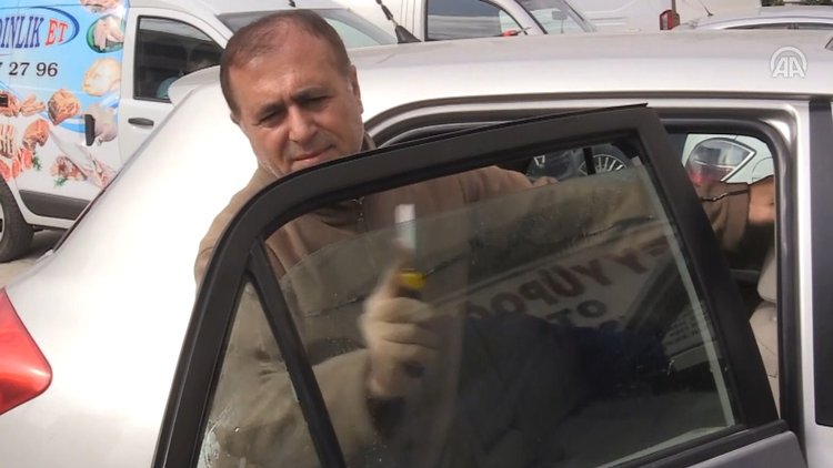 Cam filmi söktürmek isteyenler kuyruk oluşturdu