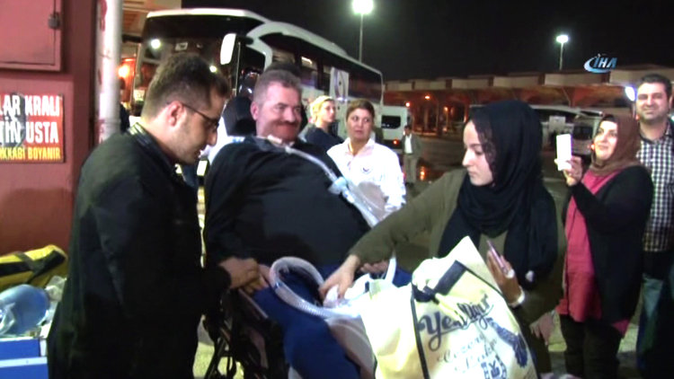 ALS hastası baba sedye üzerine oğlunu askere uğurladı