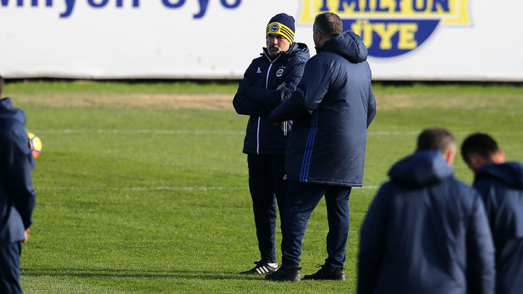Fenerbahçe, Aykut Kocaman yönetiminde çalıştı