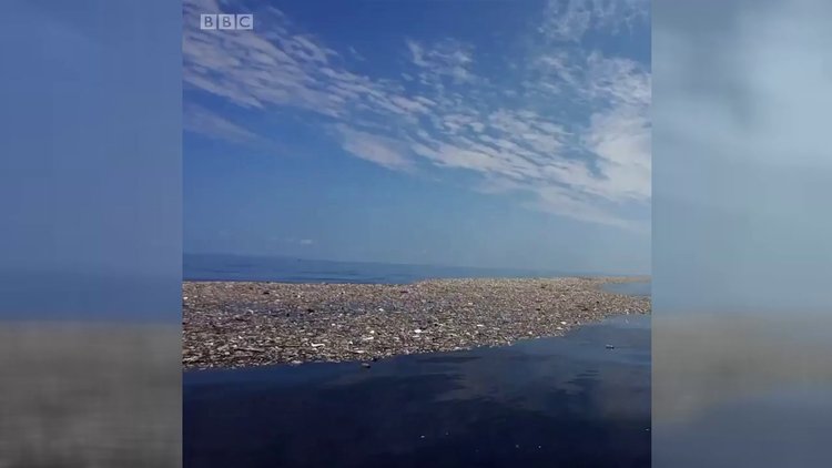 Okyanus üzerinde yüzen 'Plastik Ada'