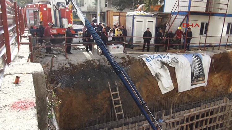 Kadıköy'de beton mikserinin borusu patladı