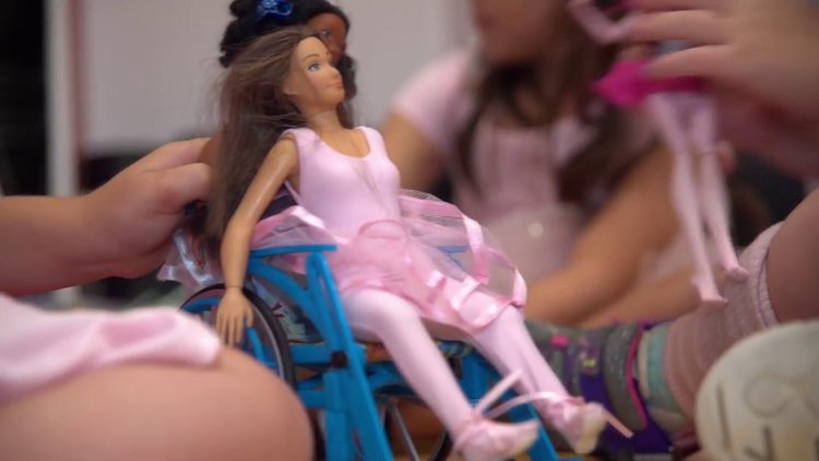 Tekerlekli sandalye oyuncağı