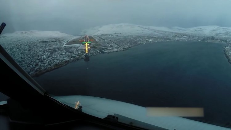 Karlı havalimanına iniş böyle görüntülendi!