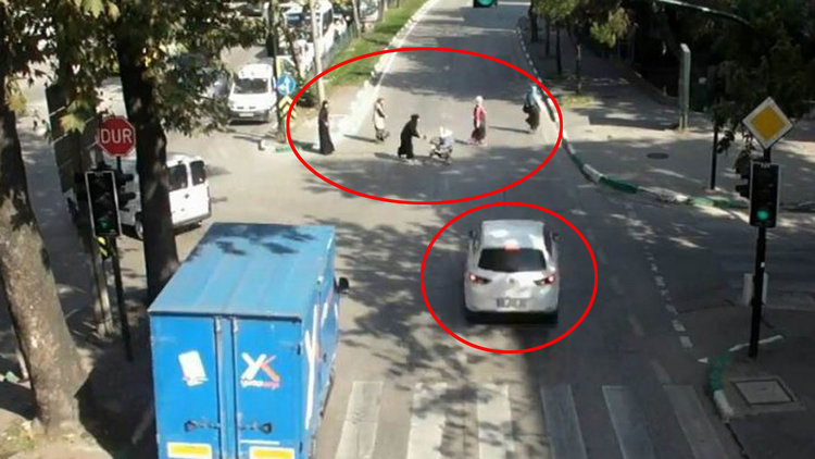 Bebek arabasındaki çocuk ölümden böyle kurtuldu!