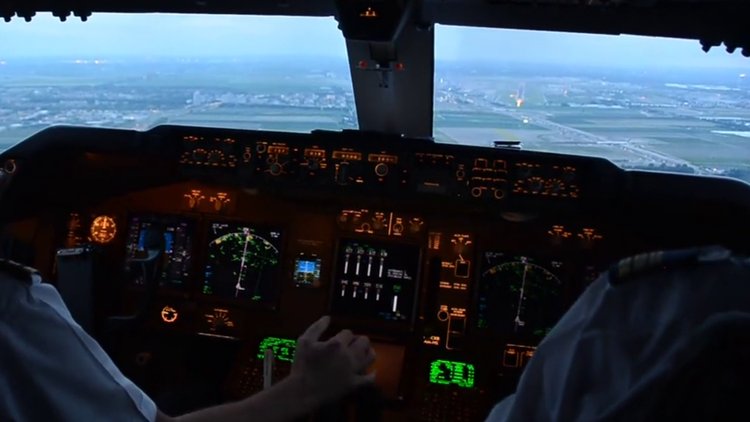 Pilot kule'ye acil bilgi verdi: Şu anda bir hastamız vefat etmek üzere