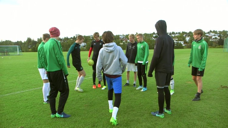 İzlanda gençleri nasıl kontrol altında tutuyor?