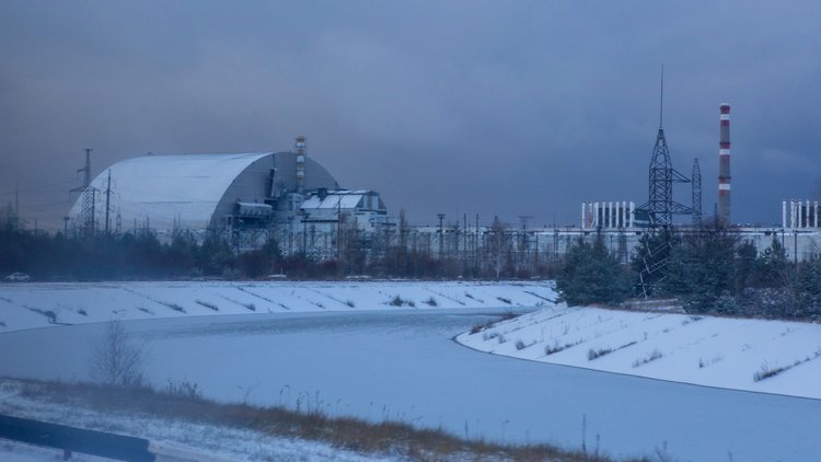 Çernobil'e metal örtü