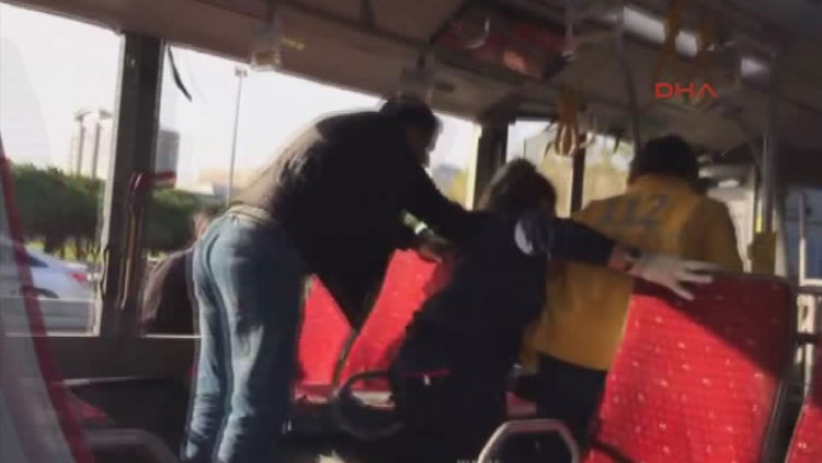 Yenibosna Çobançeşme'de metrobüs kazası