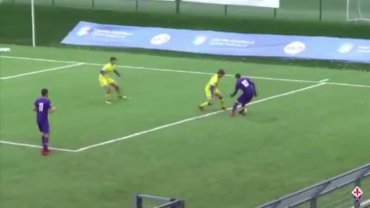 Küçük Hagi'den müthiş gol