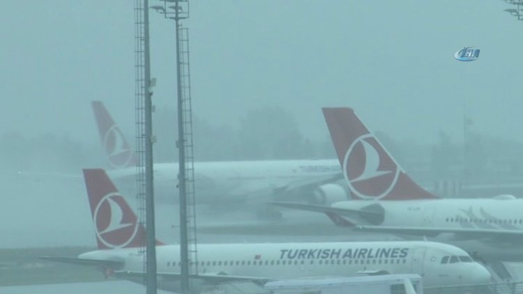 Uçak trafiğine elektrik yüklü bulut engeli